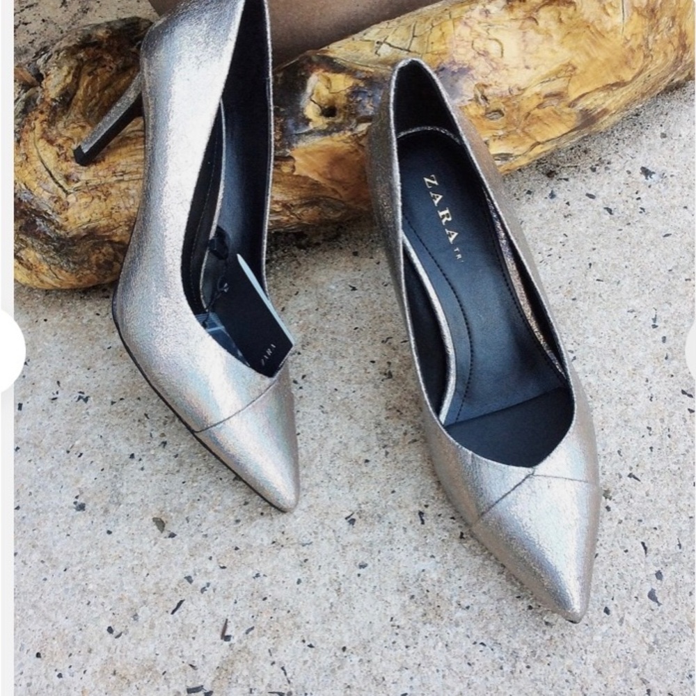 NWOT Zara shiny silver pumps